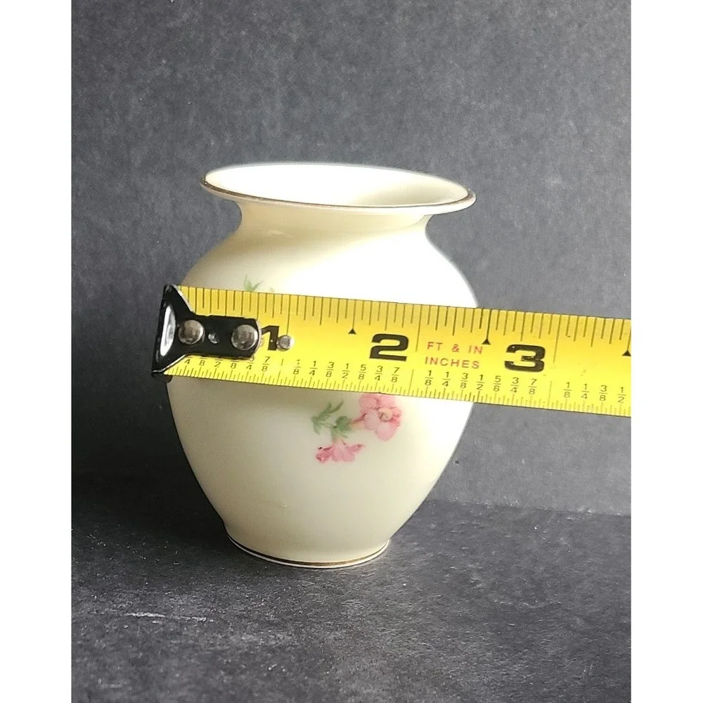 Vintage Bavaria German Porcelain Floral Bud Vase Gold Rim 3.5